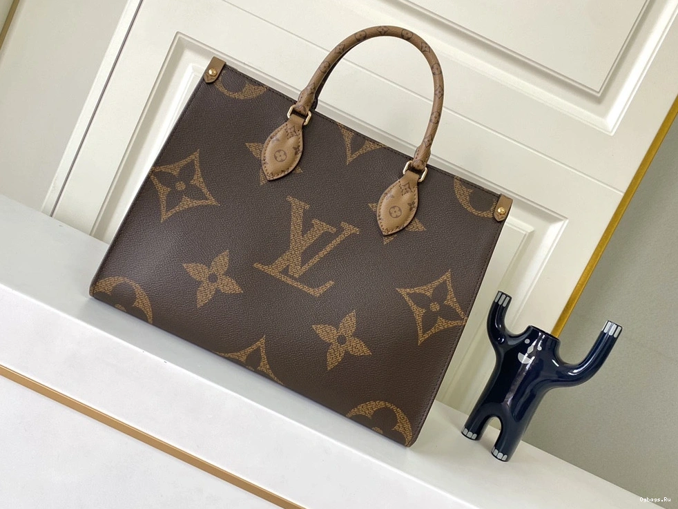 MM LOUIS ONTHEGO VUITTON 0512